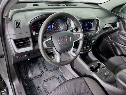 Used 2024 GMC Terrain SLE image 9