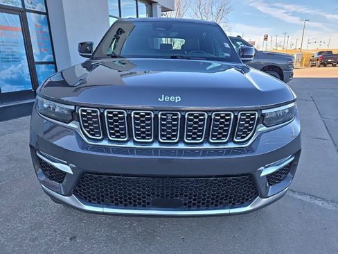 Used 2025 Jeep Grand Cherokee Summit AWD/4WD image 14