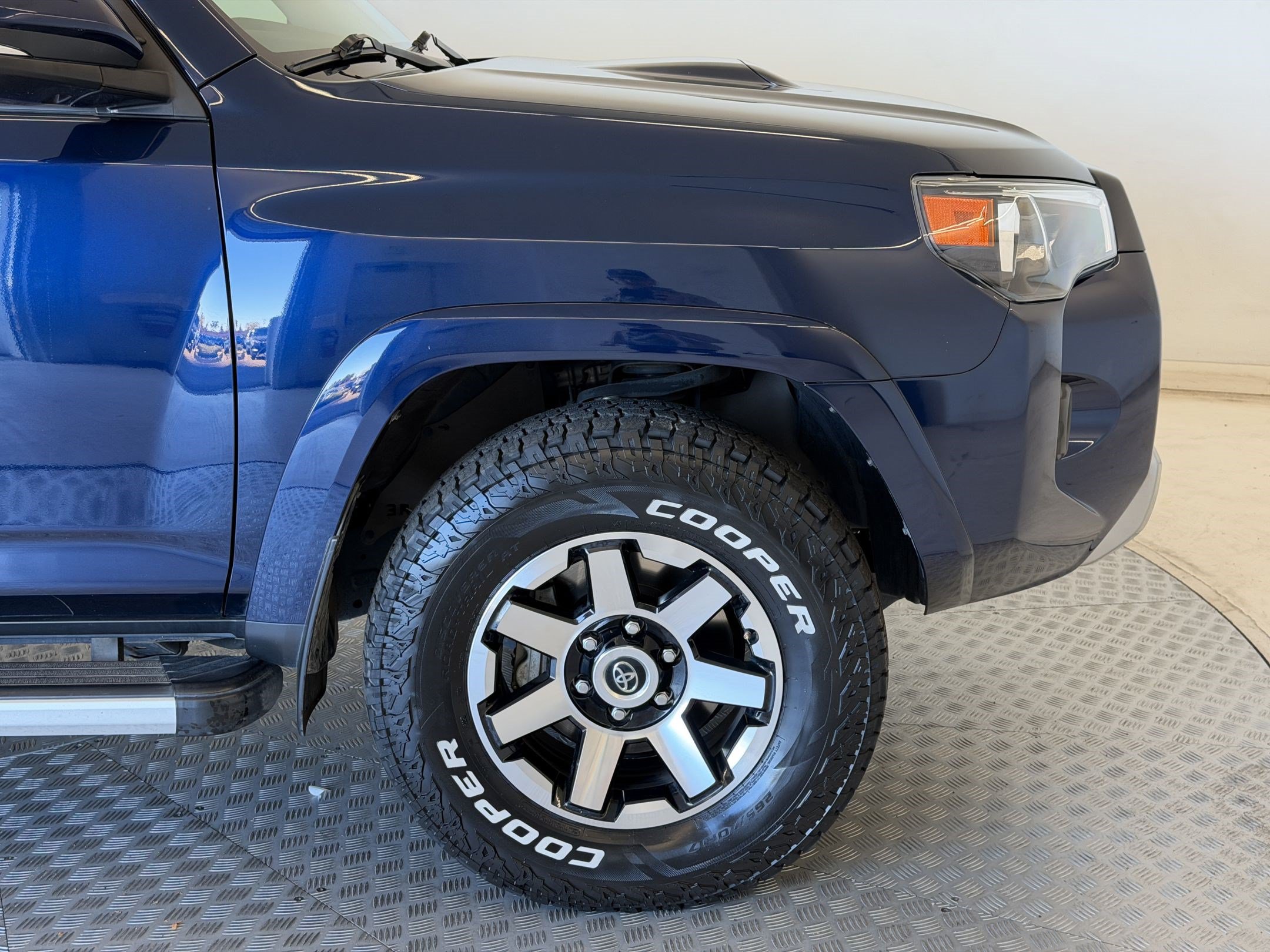 Used 2022 Toyota 4Runner TRD Off-Road Premium w/ Moonroof Package AWD/4WD image 13