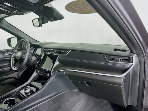 Certified 2024 Jeep Grand Cherokee L Altitude AWD/4WD image 42