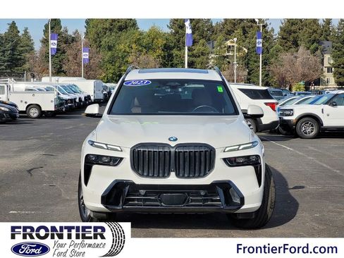 Used 2023 BMW X7 xDrive40i w/ M Sport Package image 3