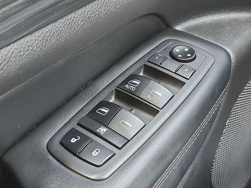 Used 2019 Jeep Grand Cherokee Altitude RWD image 26