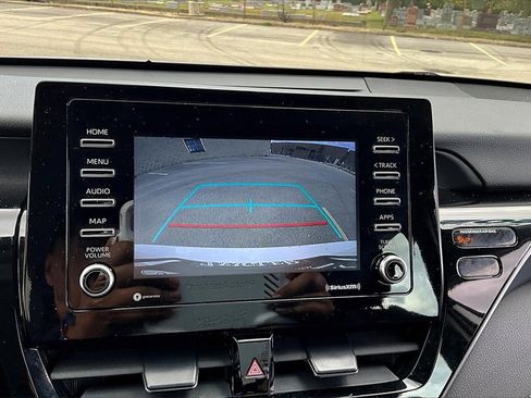 Used 2024 Toyota Camry SE image 20