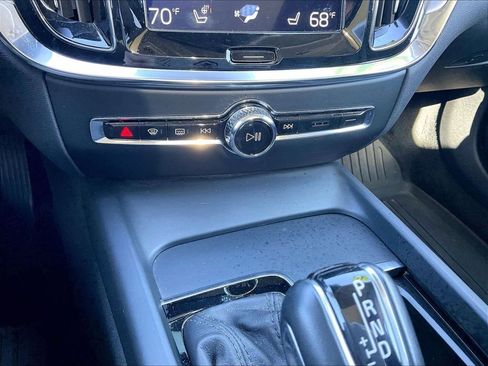 Used 2020 Volvo V60 T5 Cross Country w/ Protection Package image 25