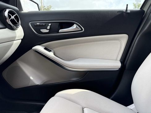 Used 2019 Mercedes-Benz GLA 250 image 27