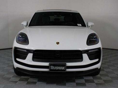Used 2025 Porsche Macan image 10