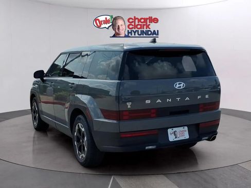 Used 2025 Hyundai Santa Fe SE FWD image 3