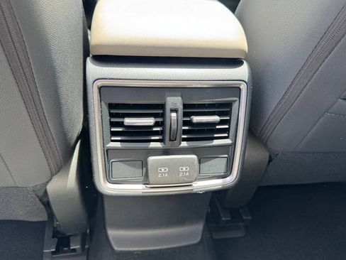 Used 2021 Subaru Forester Premium AWD/4WD image 17
