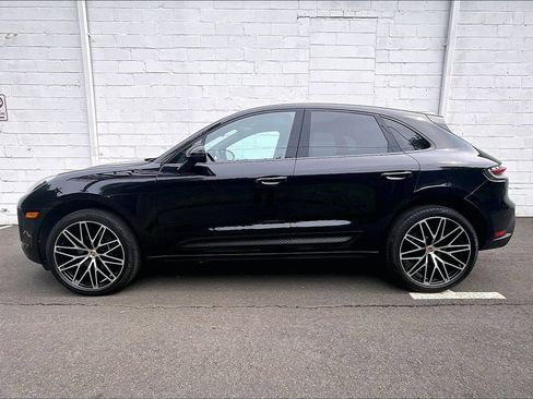 Certified 2025 Porsche Macan AWD/4WD image 2