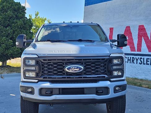 Used 2024 Ford F250 Lariat w/ Lariat Ultimate Package AWD/4WD image 2