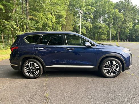 Used 2019 Hyundai Santa Fe FWD image 2