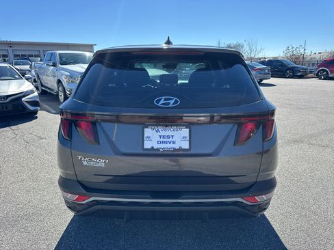 Certified 2023 Hyundai Tucson SE image 6