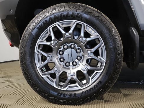 Used 2024 GMC Hummer EV 3X w/ LPO, Illumination Package AWD/4WD image 21