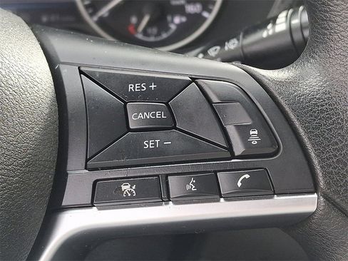 Used 2025 Nissan Sentra SV image 22