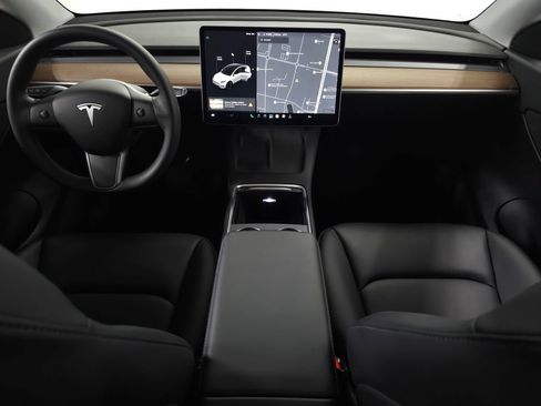 Used 2022 Tesla Model Y Long Range AWD/4WD image 14