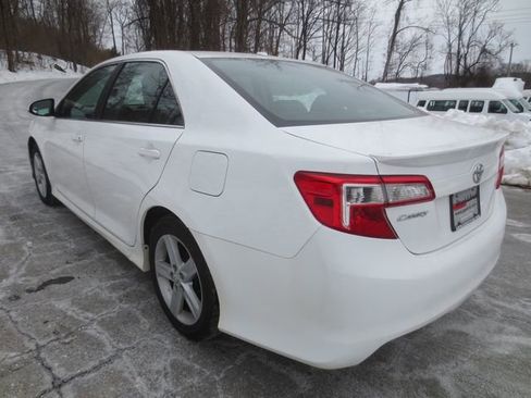 Used 2013 Toyota Camry image 5