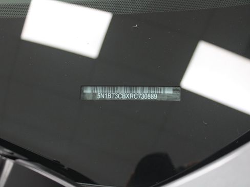 Used 2024 Nissan Rogue SL AWD/4WD image 48