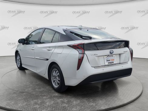 Used 2017 Toyota Prius Four w/ Premium Convenience Package FWD image 5