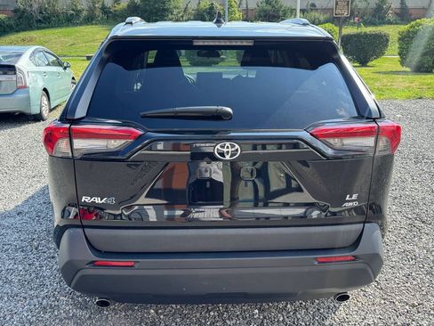 Used 2021 Toyota RAV4 LE AWD/4WD image 6
