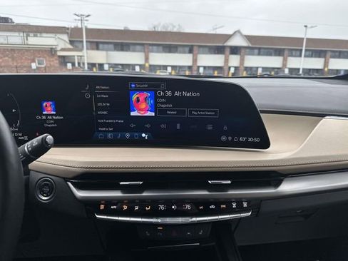 Certified 2024 Cadillac XT4 Luxury w/ Cold Weather Package image 77