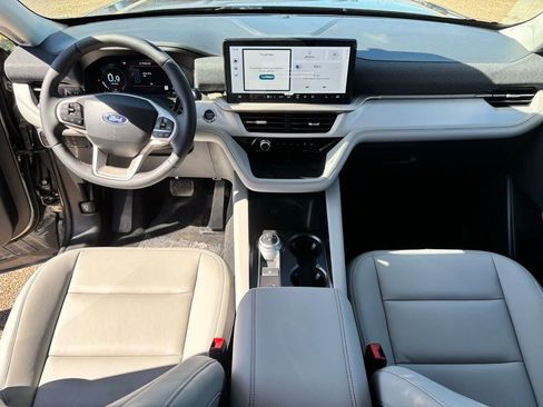 New 2026 Ford Explorer Active w/ Active Comfort Package image 10