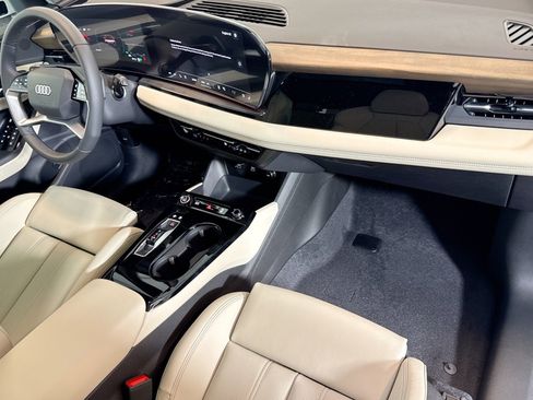 New 2025 Audi Q6 e-tron Premium Plus image 26