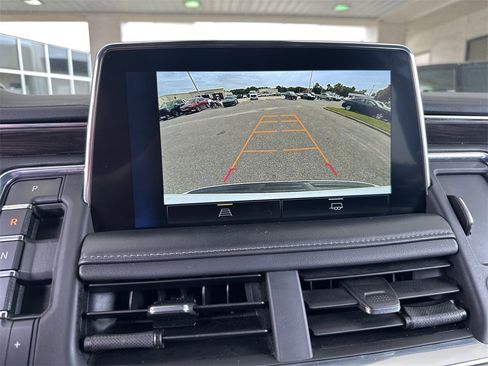 Used 2023 Chevrolet Suburban LT image 27