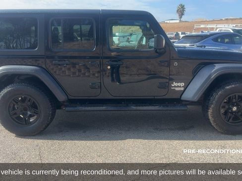 Used 2018 Jeep Wrangler Unlimited Sport S AWD/4WD image 4