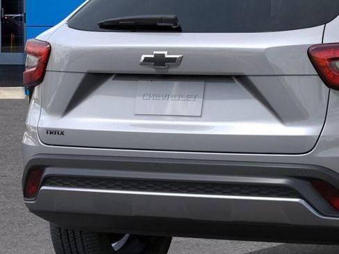 New 2026 Chevrolet Trax LT w/ Driver Confidence Package FWD image 14