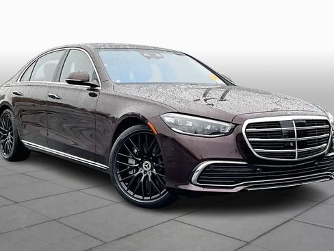 Used 2022 Mercedes-Benz S 500 4MATIC image 2