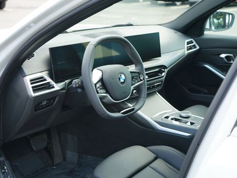 Used 2025 BMW 330i xDrive Sedan w/ Convenience Package image 16