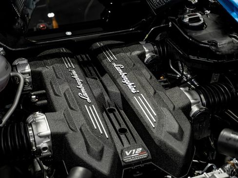 Used 2024 Lamborghini Revuelto image 47