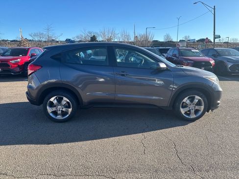 Used 2017 Honda HR-V LX image 7
