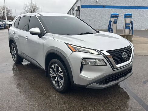 Used 2022 Nissan Rogue SV image 8