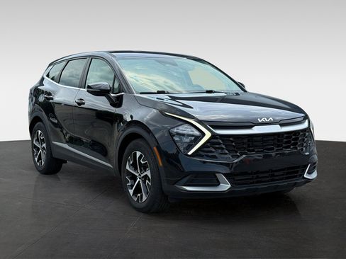 Used 2023 Kia Sportage EX FWD image 3