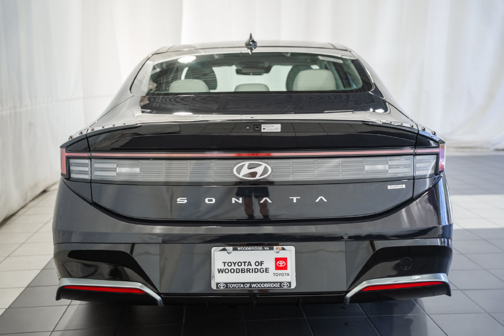 Used 2025 Hyundai Sonata Limited FWD image 5