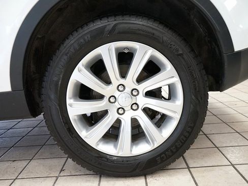 Used 2018 Land Rover Discovery Sport SE image 48