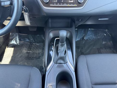 Used 2025 Toyota Corolla LE FWD image 39