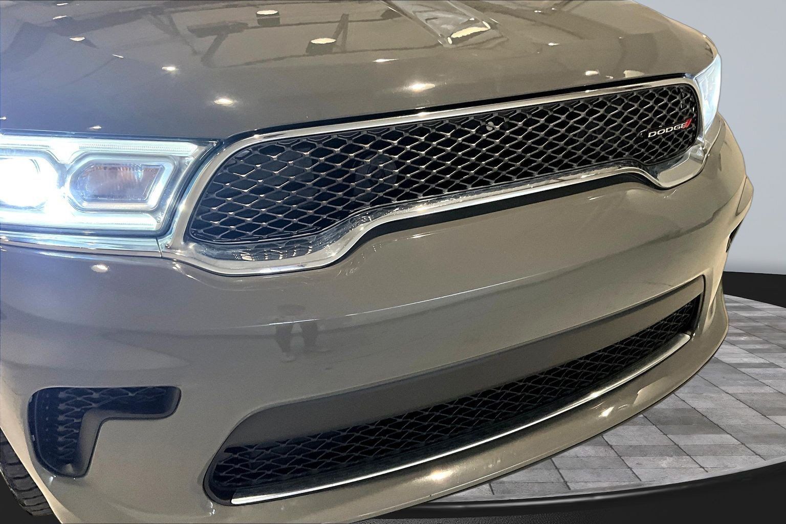 Used 2023 Dodge Durango SXT w/ Trailer Tow Group IV AWD/4WD image 32
