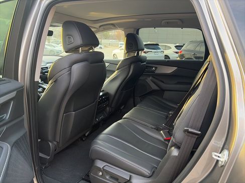 Used 2023 Acura MDX SH-AWD w/ Technology Package image 9