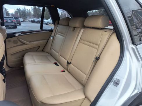 Used 2010 BMW X5 xDrive35d image 23