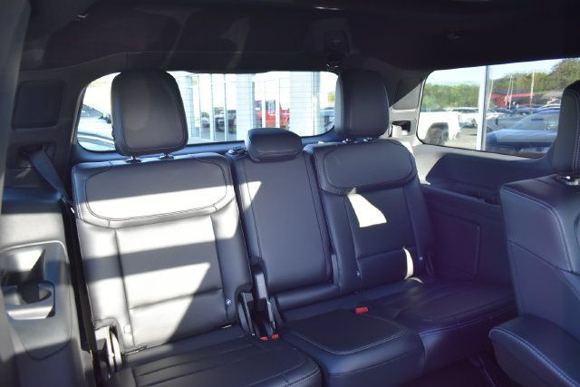 Used 2025 Ford Expedition Platinum w/ Stealth Performance Package AWD/4WD image 52