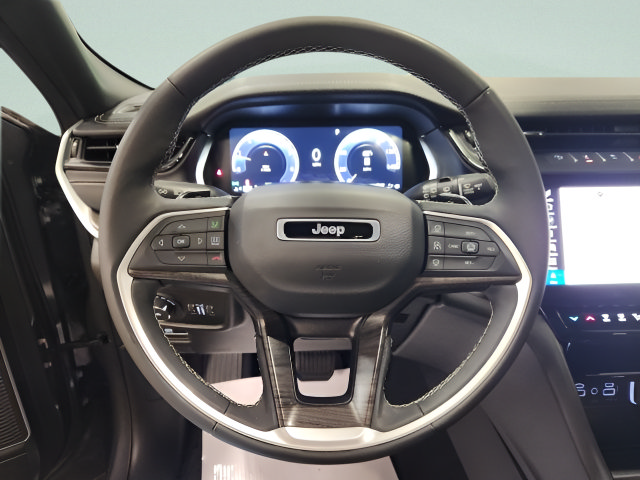 Used 2026 Jeep Grand Cherokee Limited AWD/4WD image 20