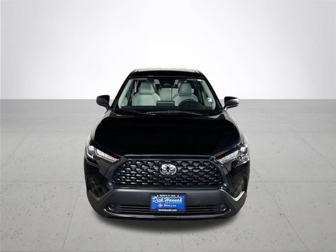 Used 2025 Toyota Corolla Cross L AWD/4WD image 3