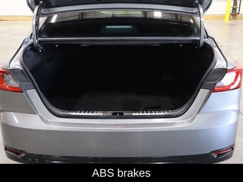 Used 2025 Toyota Camry XLE FWD image 13