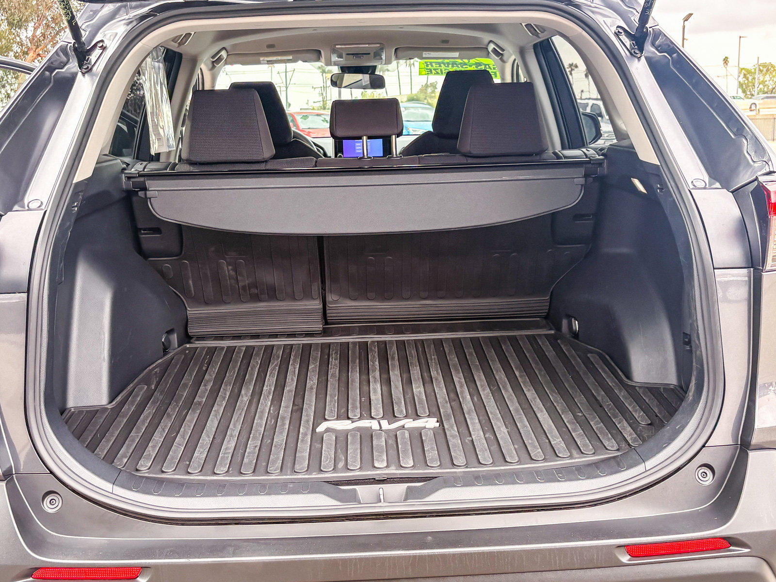 Certified 2025 Toyota RAV4 LE AWD/4WD image 24