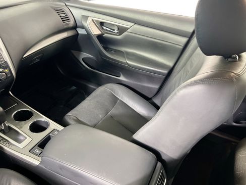 Used 2013 Nissan Altima 2.5 SL w/ Technology Pkg image 24