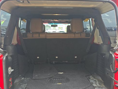 Used 2017 Jeep Wrangler Unlimited Rubicon w/ Connectivity Group AWD/4WD image 17