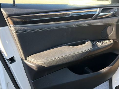 Used 2016 BMW X3 xDrive28i image 9