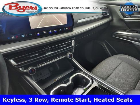 Used 2025 Chevrolet Traverse LT image 27